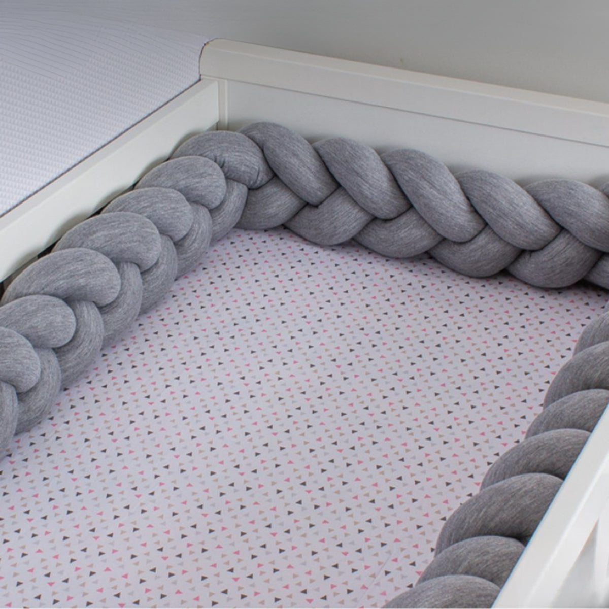Protector de Cuna Trenza - Gris | Nueve Lunas
