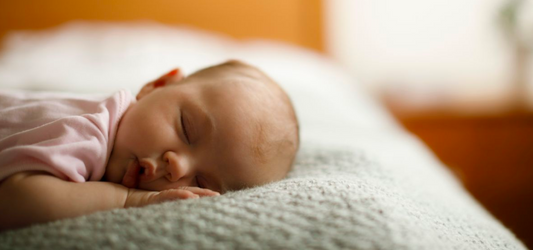 ¡Mi bebé se gira solo mientras duerme y está boca abajo!
