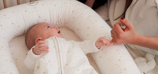 4 ejemplos y consejos para aplicar las ventanas de sueño adecuadas según la edad de tu bebé
