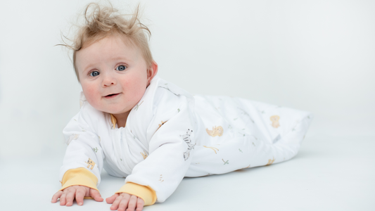 ¿Por qué los bebés sudan mucho de la cabeza al dormir?