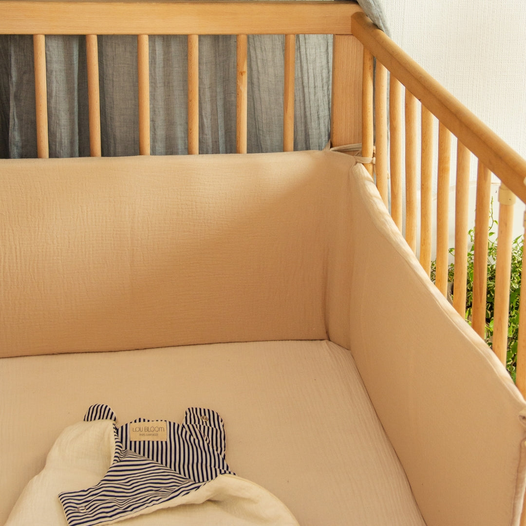 Protector de Cuna de Muselina en Algodón Orgánico - Beige | LOU BLOOM
