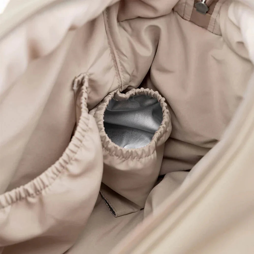 Bolso Maternal Acolchado con Mudador Portátil - Arena | Done by deer