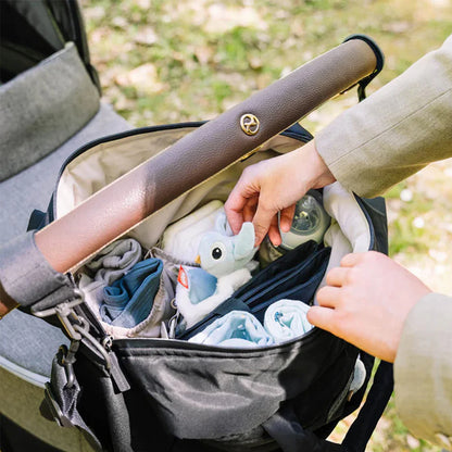Bolso Maternal Acolchado con Mudador Portátil - Negro | Done by deer