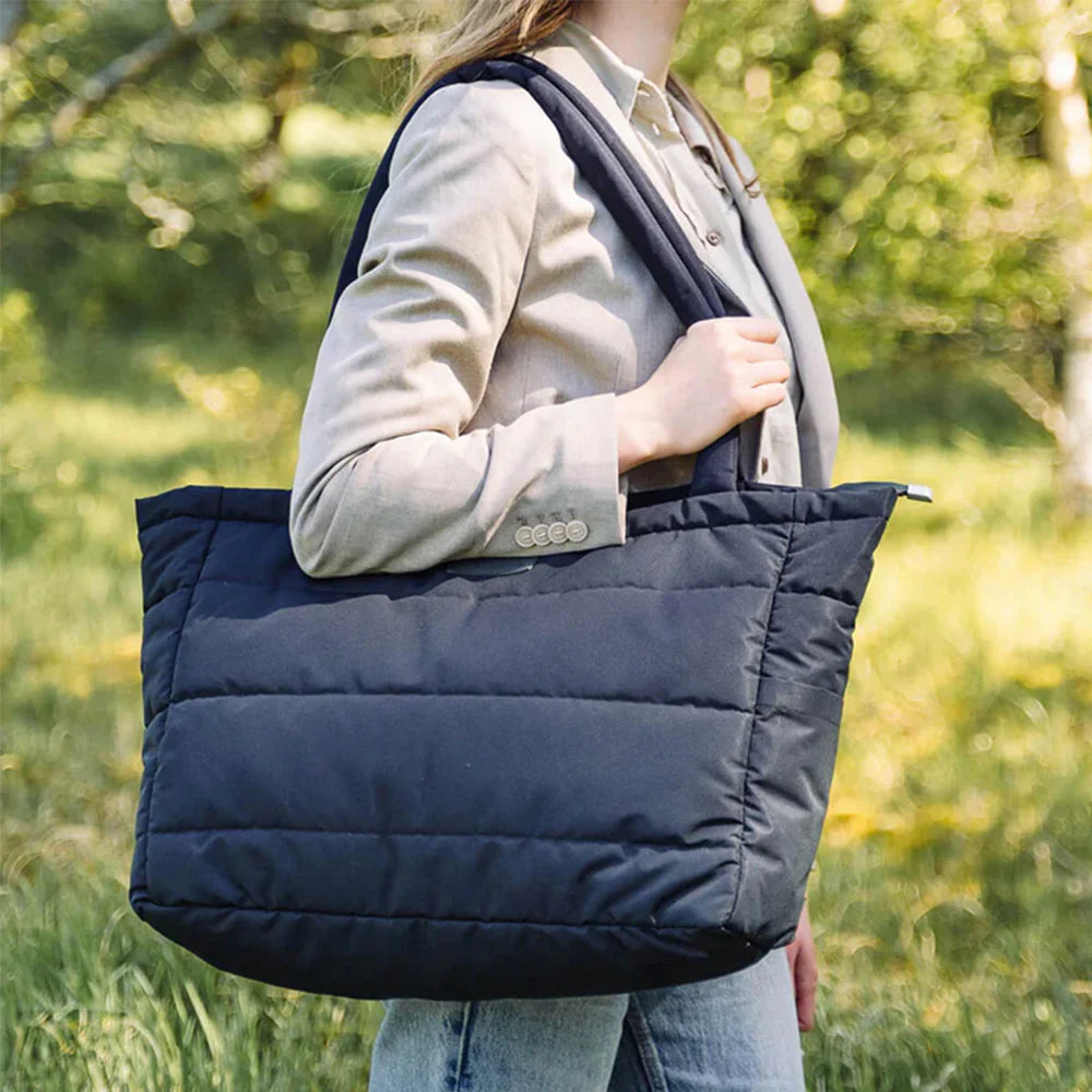 Bolso Maternal Tote Acolchado con Mudador Portátil - Negro | Done by deer