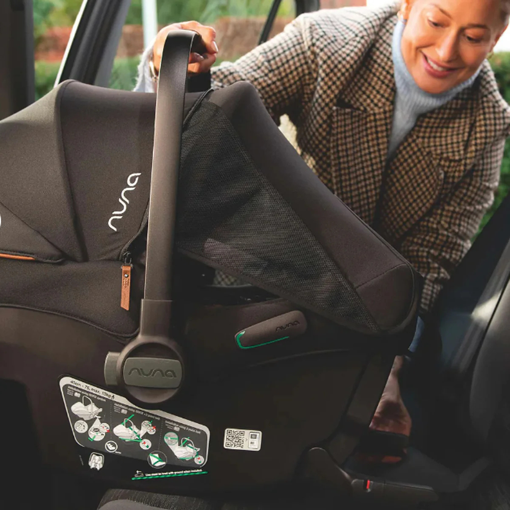 Silla de Auto Nido New Pipa™ Urbn Caviar | Nuna