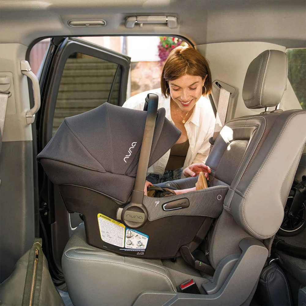Silla de Auto Nido New Pipa™ Urbn Caviar | Nuna