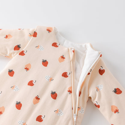 Saco de Dormir Forma Gota - Frutillas - TOG 2.5 | Mamás Mateas
