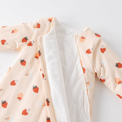 Saco de Dormir Forma Gota - Frutillas - TOG 2.5 | Mamás Mateas