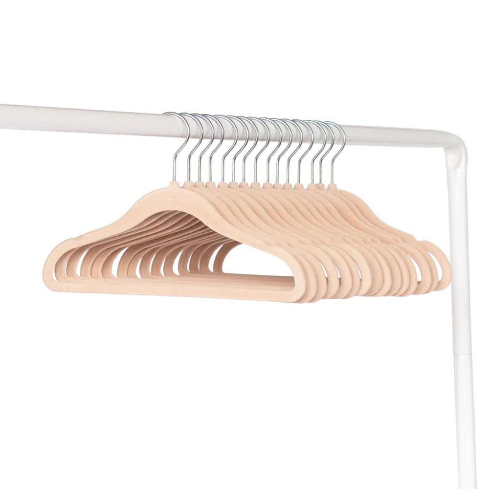 Set de 30 Colgadores de Terciopelo Antideslizantes para Ropa de Bebés y Niños - Avellana | 3 Sprouts