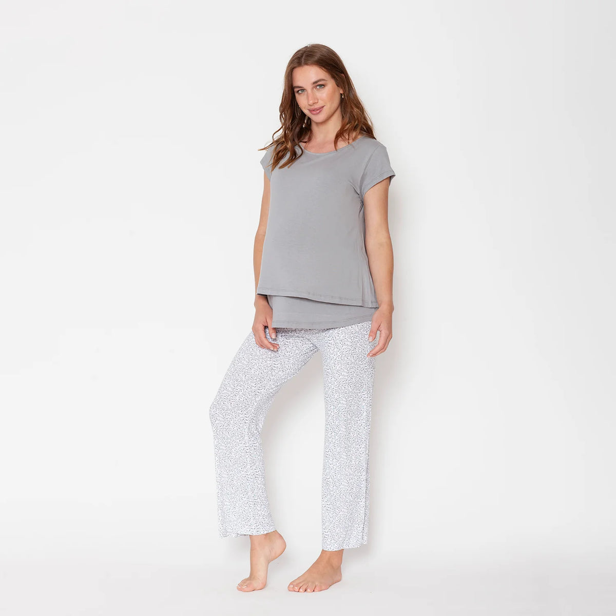 Pijama Maternal para Embarazo y Lactancia de Algodón Pima - Ramitas Grices | Nala Maternity