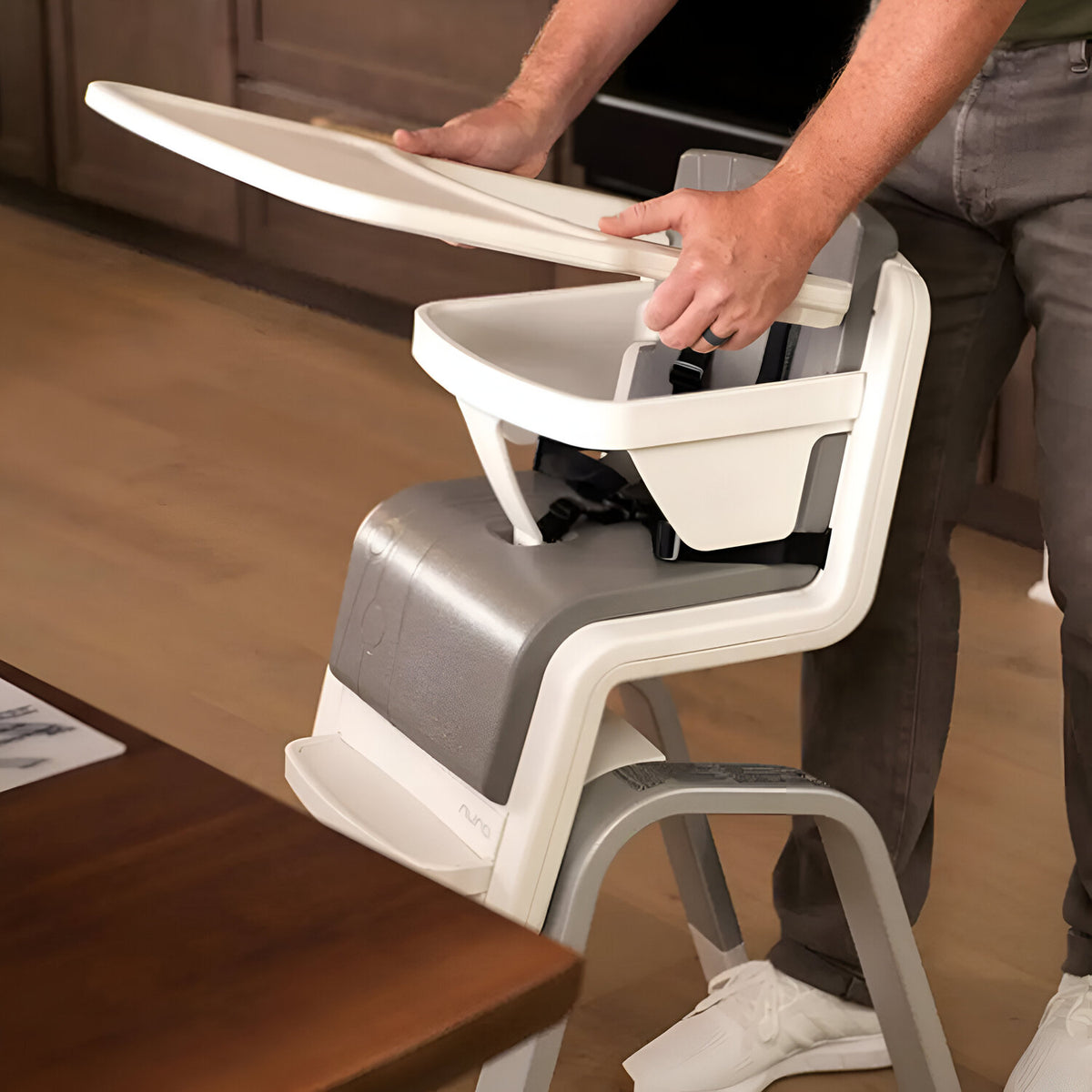 Silla de Comer ZAAZ™ - Pine | Nuna