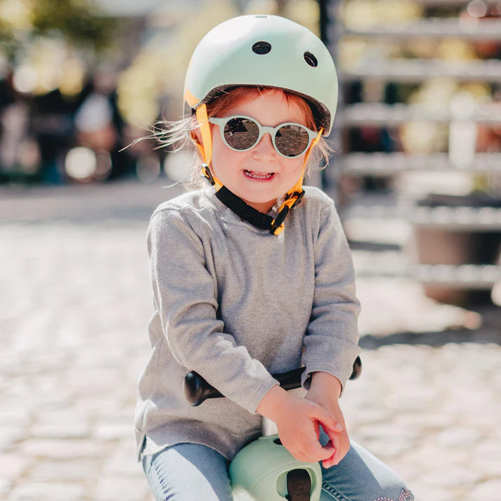 Casco Ajustable - Kiwi | Scoot and Ride