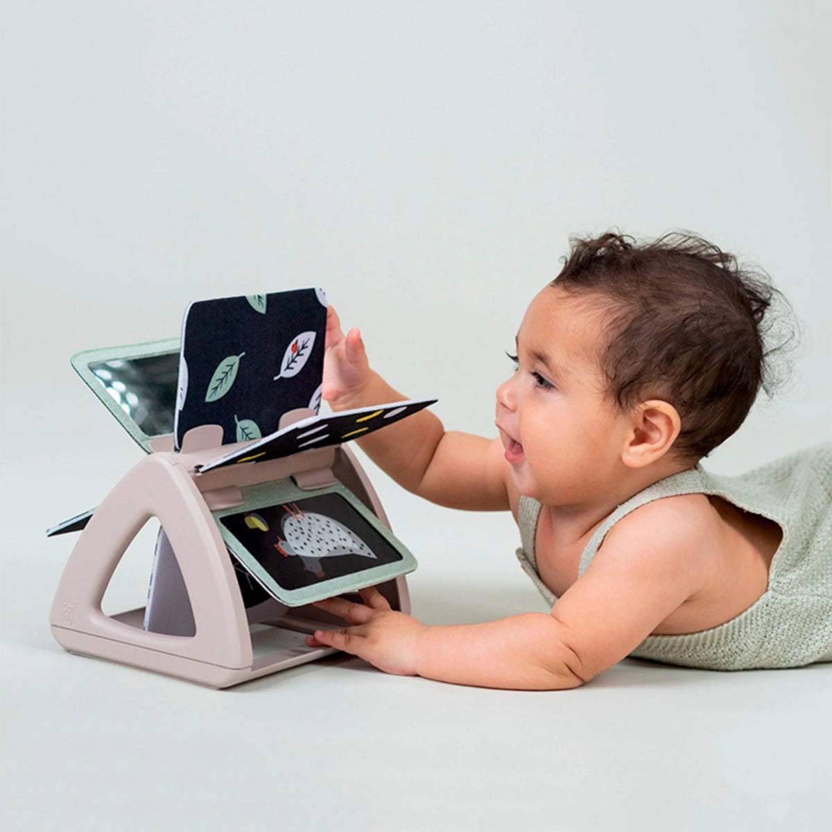Libro Giratorio - Blanco y Negro | Taf Toys