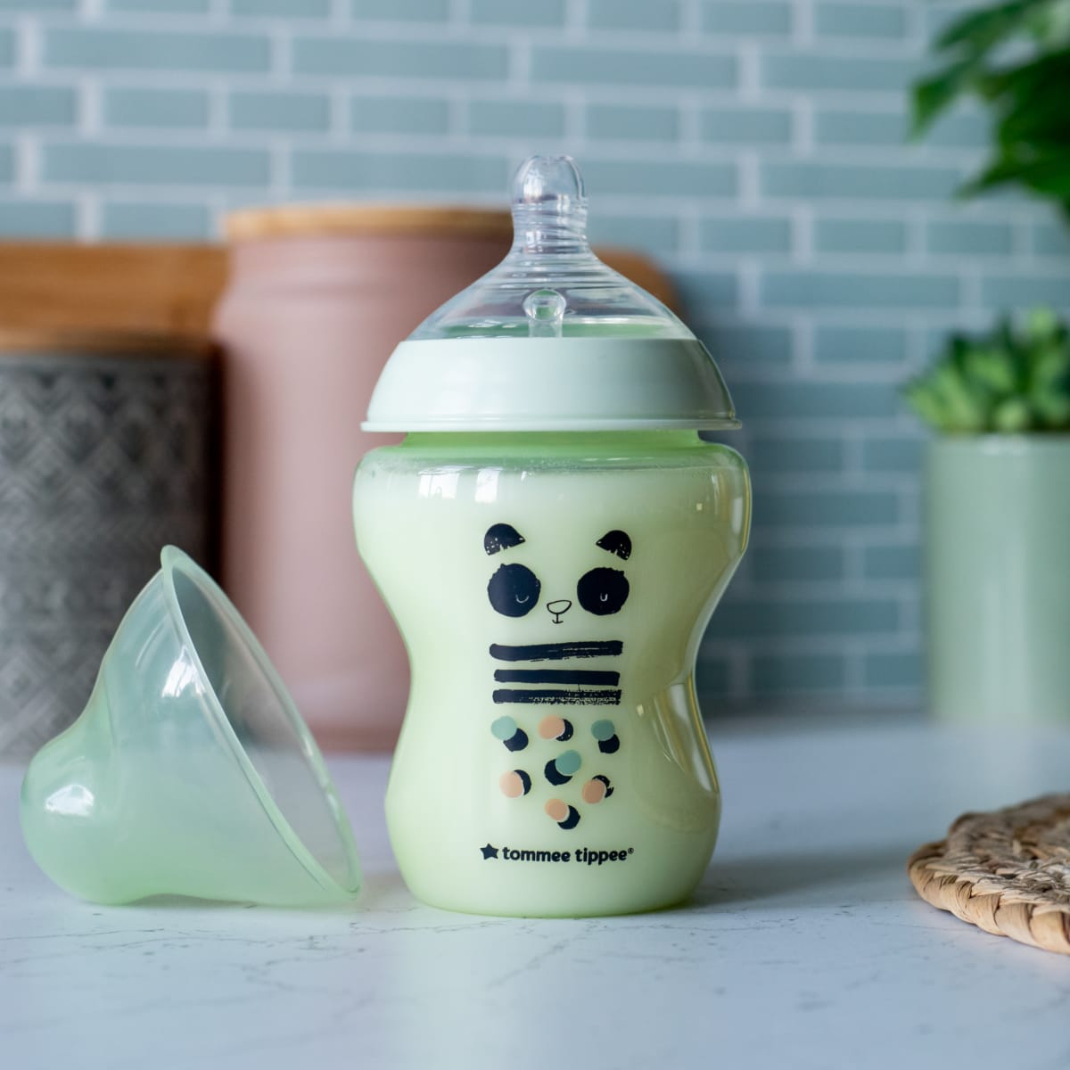 Mamadera Anti-Cólicos Closer to Nature Verde - 260 ml | Tommee Tippee