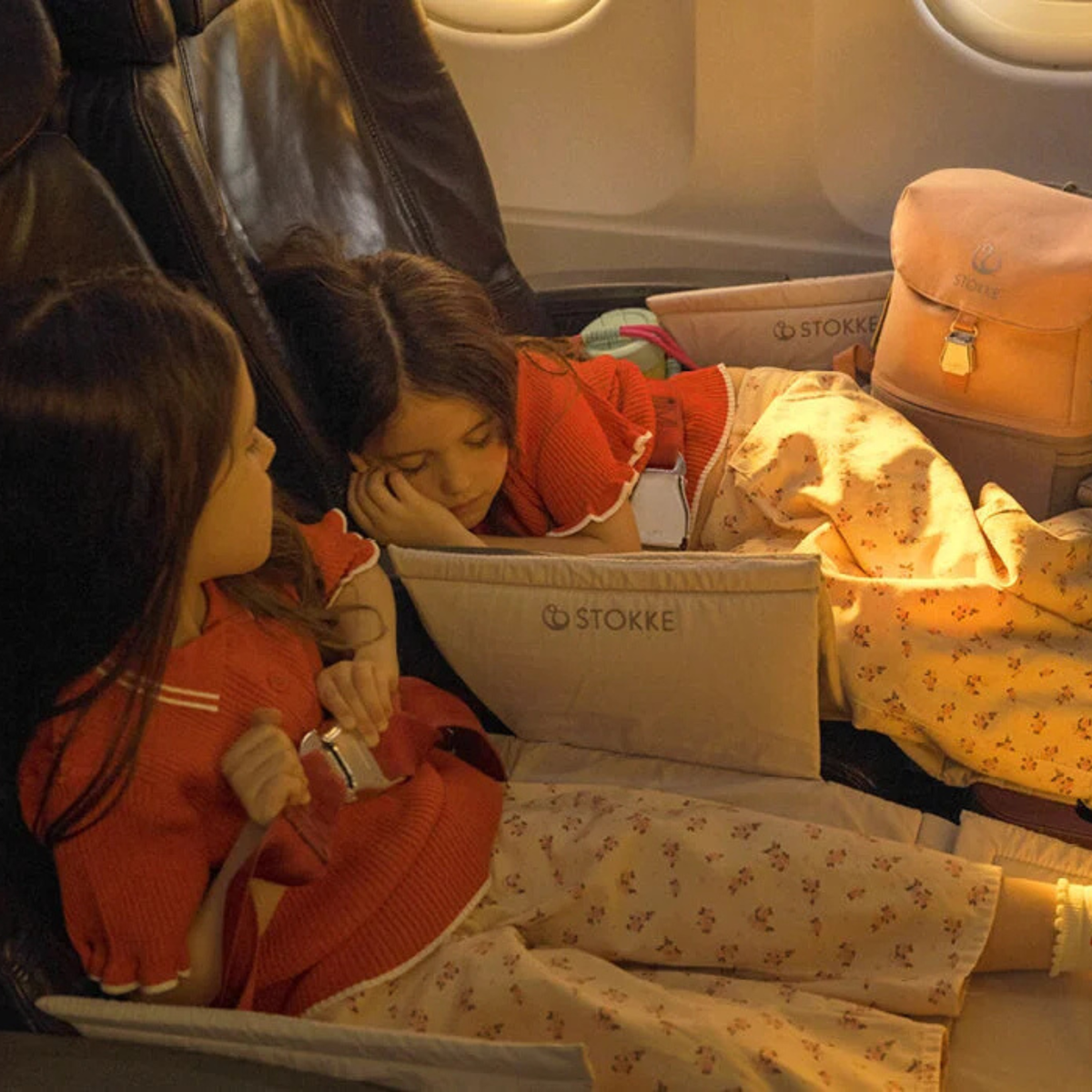 Maleta Infantil y Cama de Viaje JetKids™ BedBox™ - Lila Nebulosa | Stokke