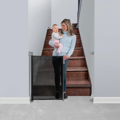 Puerta de Seguridad Infantil Retráctil (140 cm) - Negro | KidCo