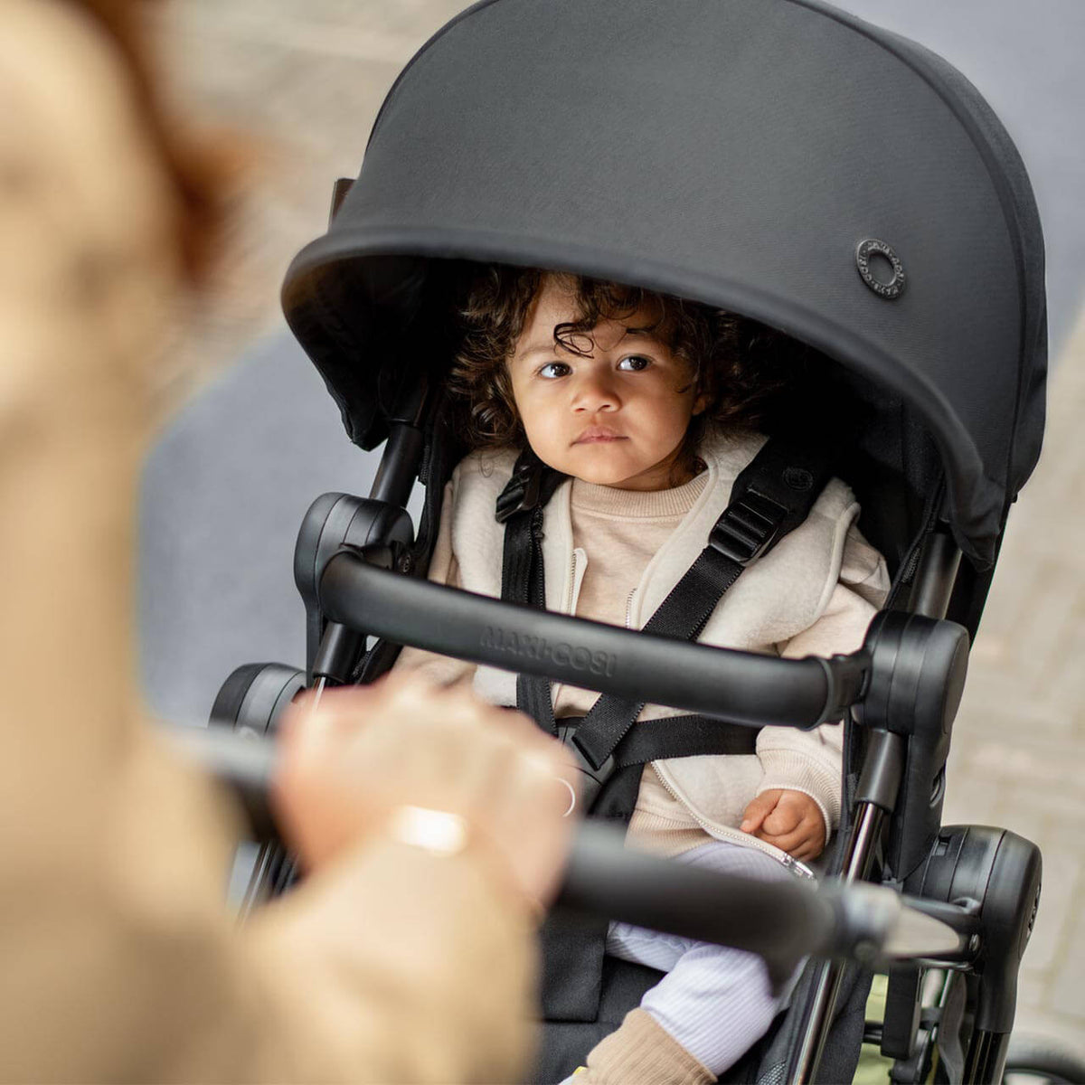 Coche Travel System Zelia 3 Essential - Black | Maxi Cosi