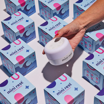 Mini Rest® - Máquina de Sonidos, Ruido Blanco y Luz de Noche | Mamás Mateas