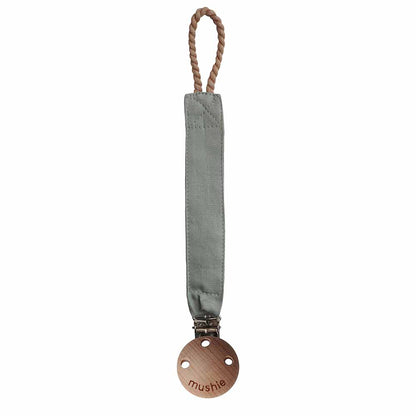 Clip para Chupete Roman Green Mushie (7486787289338)